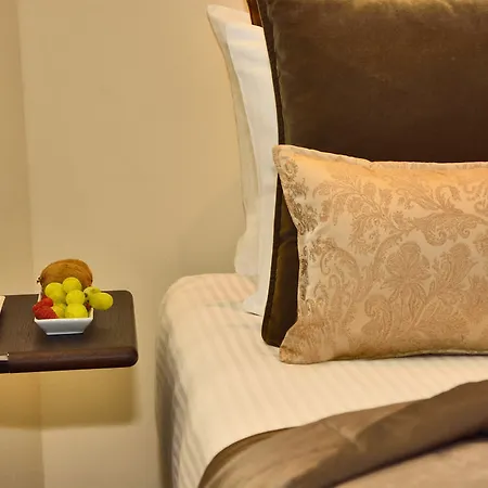 The Square Duomo - Preferred & Hotel Milan