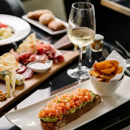 The Square Duomo Hotel 4*