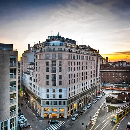 The Square Duomo - Preferred & Hotell Milano