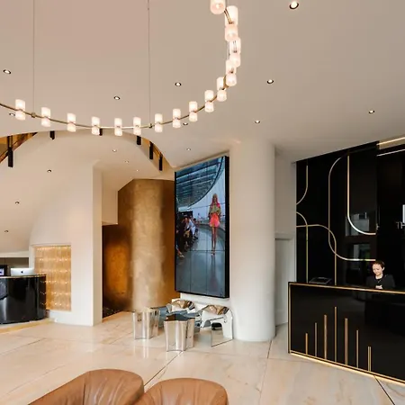 The Square Duomo - Preferred & Otel 4*